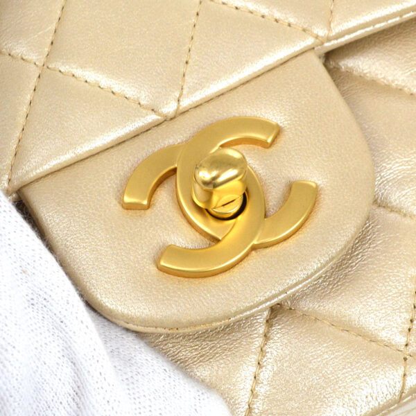 CHANEL 2000-2001 Classic Flap
