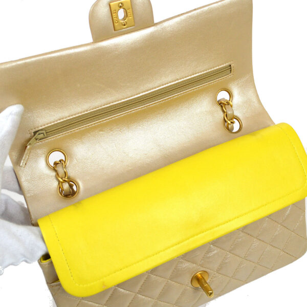 CHANEL 2000-2001 Classic Flap