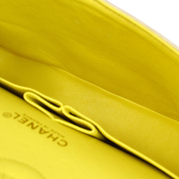 CHANEL 2000-2001 Classic Flap