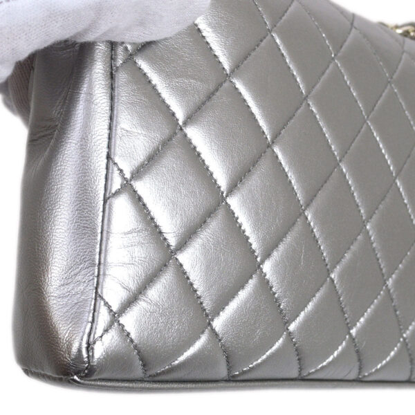 CHANEL 1996-1997 Flap Handbag