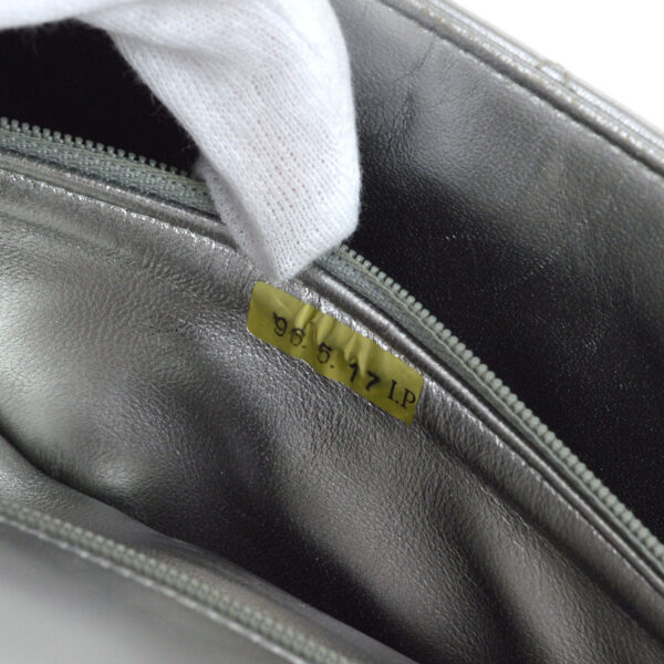 CHANEL 1996-1997 Flap Handbag