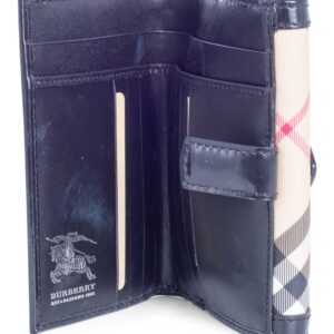 Burberry-Nova-Check-Leather-Buckle-Wallet-Beige-Black-Silver-2